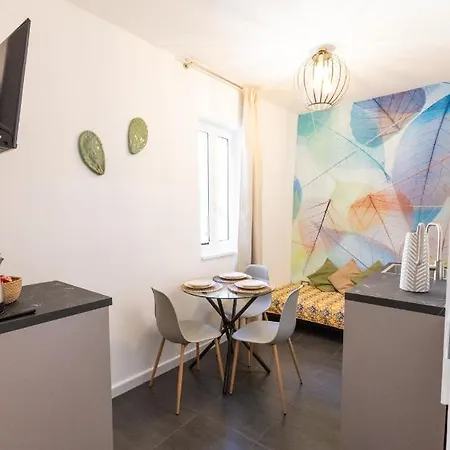 Lena Vecchia Apartment